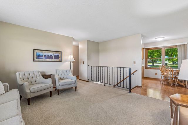10502 Lancaster Lane N, Maple Grove, MN 55369