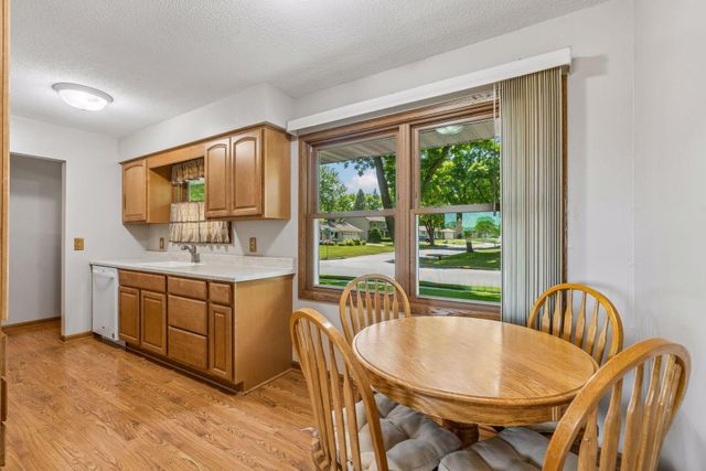 10502 Lancaster Lane N, Maple Grove, MN 55369
