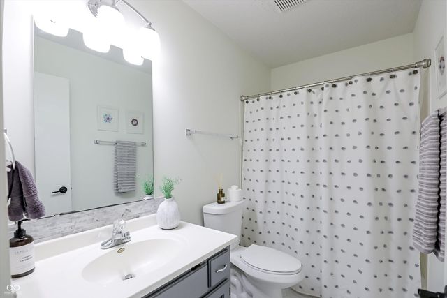 12433 Brompton Road, Carmel, IN 46033