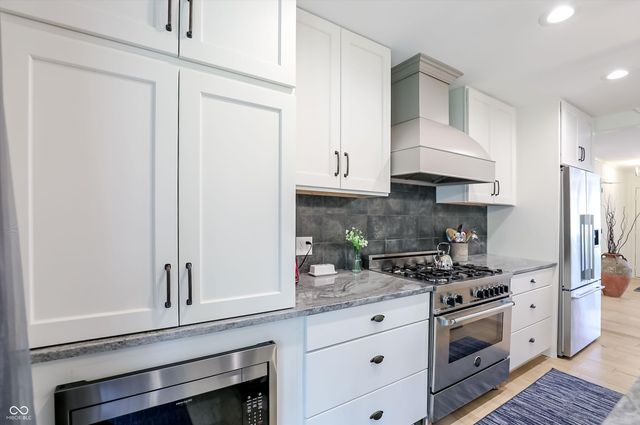 12433 Brompton Road, Carmel, IN 46033