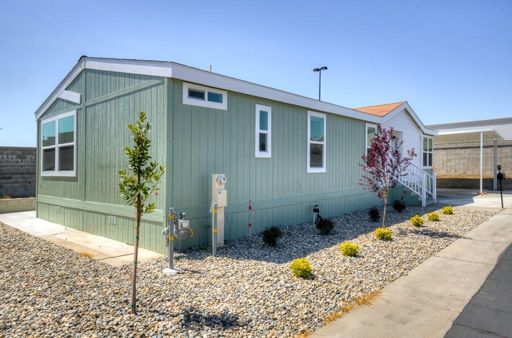 Image 1 of property listing at 1650 Villa Avenue # 48, Clovis, CA 93612