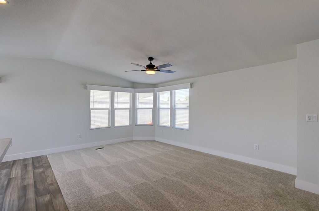 Image 10 of property listing at 1650 Villa Avenue # 48, Clovis, CA 93612
