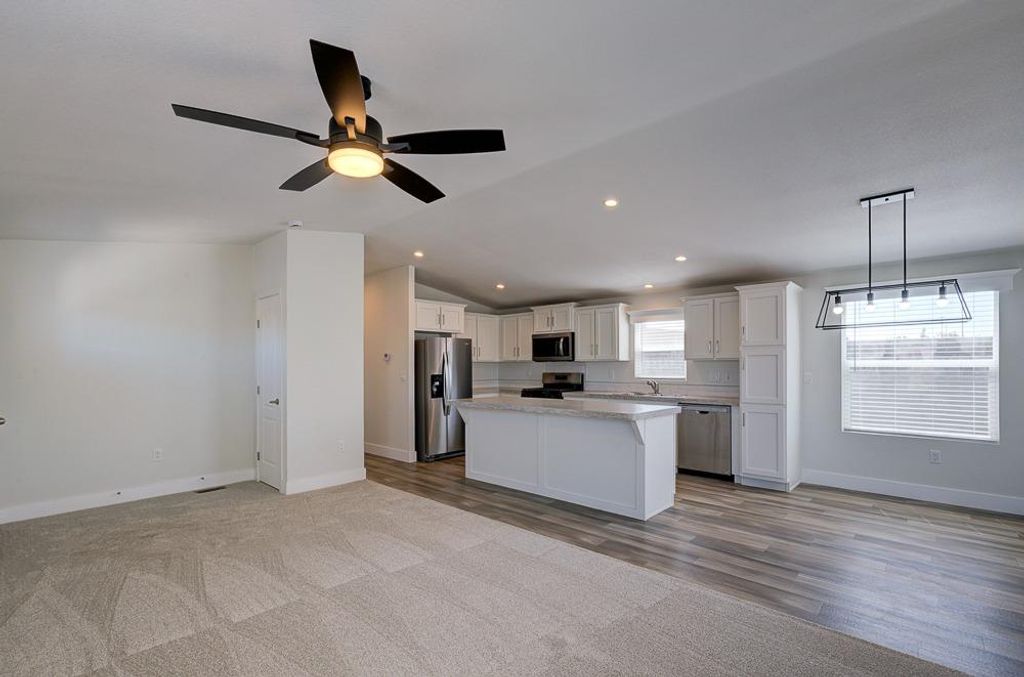Image 12 of property listing at 1650 Villa Avenue # 48, Clovis, CA 93612