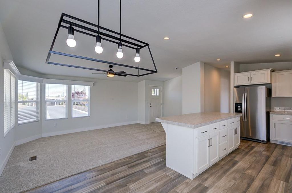 Image 14 of property listing at 1650 Villa Avenue # 48, Clovis, CA 93612