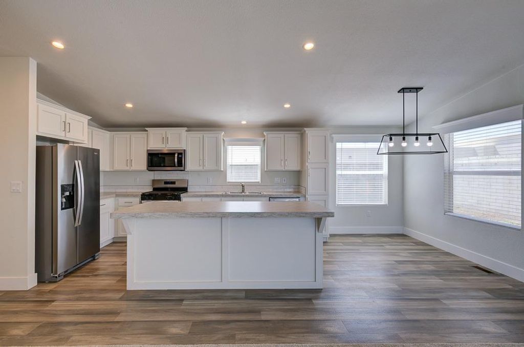 Image 18 of property listing at 1650 Villa Avenue # 48, Clovis, CA 93612