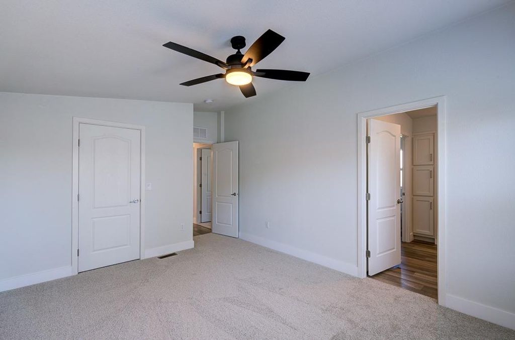 Image 21 of property listing at 1650 Villa Avenue # 48, Clovis, CA 93612