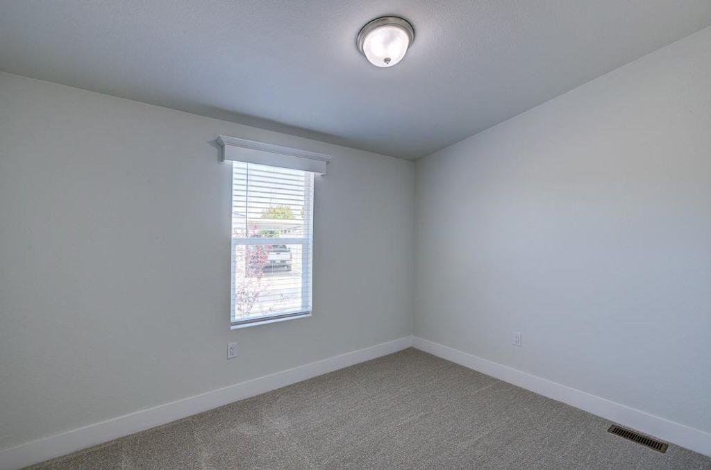 Image 23 of property listing at 1650 Villa Avenue # 48, Clovis, CA 93612