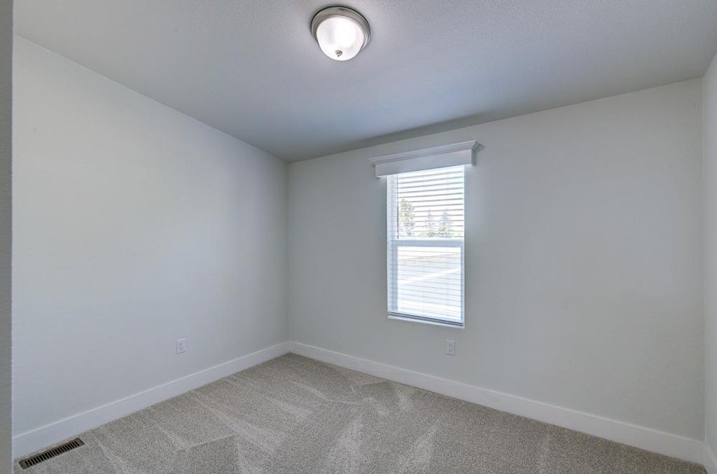 Image 24 of property listing at 1650 Villa Avenue # 48, Clovis, CA 93612