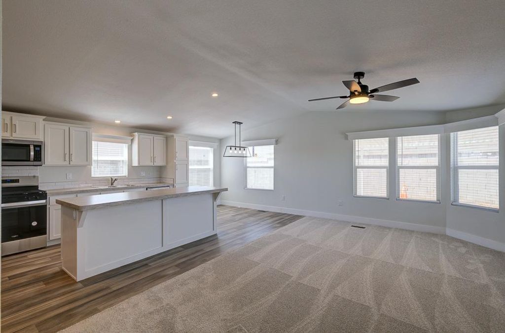 Image 9 of property listing at 1650 Villa Avenue # 48, Clovis, CA 93612