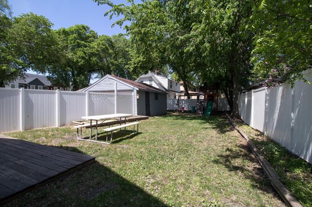 1119 11th Avenue N, Fargo, ND 58102