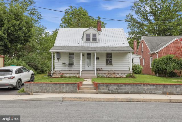 141 N RIDGE AVE, Greencastle, PA 17225