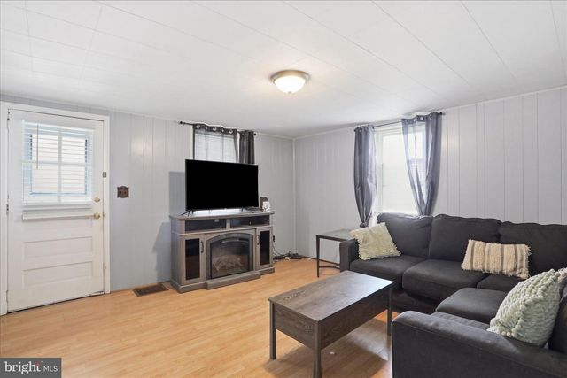 141 N RIDGE AVE, Greencastle, PA 17225