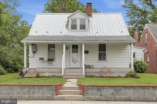 141 N RIDGE AVE, Greencastle, PA 17225