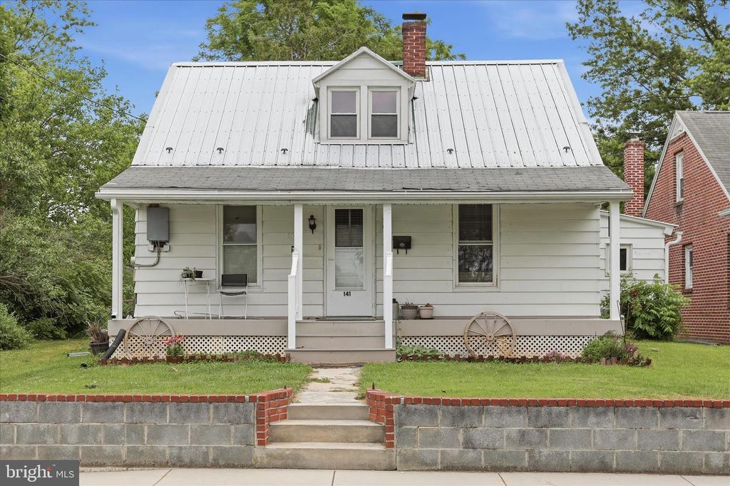 141 N RIDGE AVE, Greencastle, PA 17225