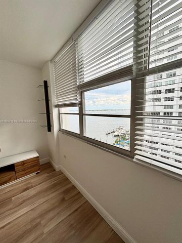 801 Brickell Bay Dr 1066, Miami, FL 33131