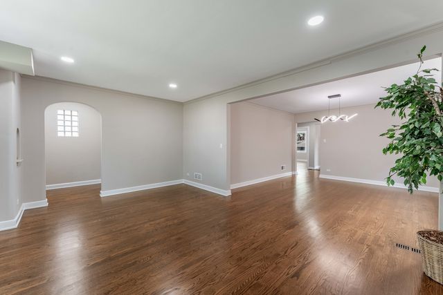 8055 S Wabash Avenue, Chicago, IL 60619