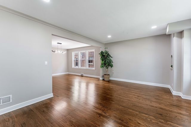 8055 S Wabash Avenue, Chicago, IL 60619