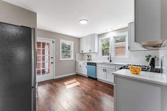 8055 S Wabash Avenue, Chicago, IL 60619