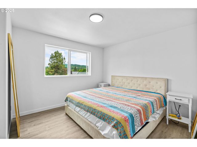 160 ALLISON Ave, Sutherlin, OR 97479