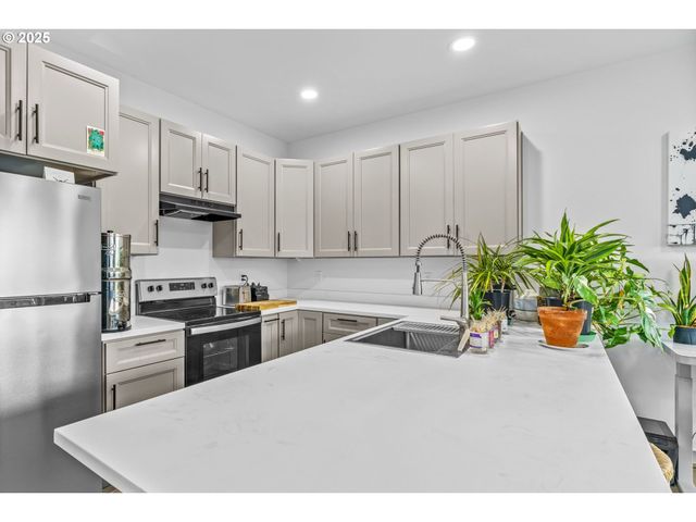160 ALLISON Ave, Sutherlin, OR 97479