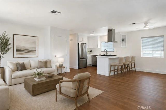 253 Knox Place B, Costa Mesa, CA 92627