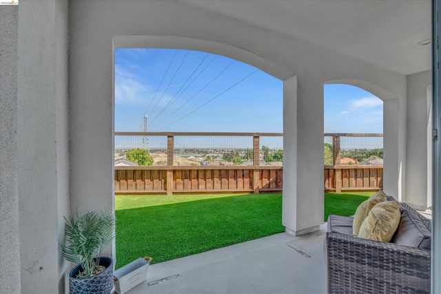 2754 Lily Ct, Antioch, CA 94531