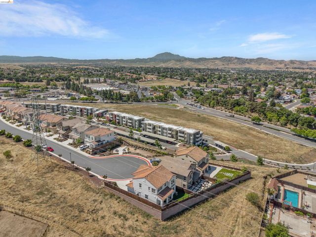 2754 Lily Ct, Antioch, CA 94531