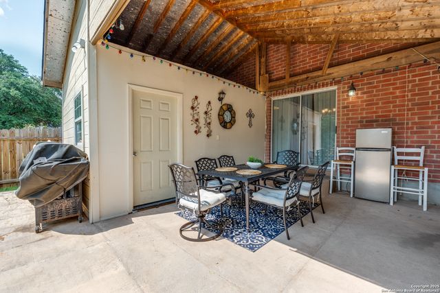 523 Mathis Mdw, San Antonio, TX 78251