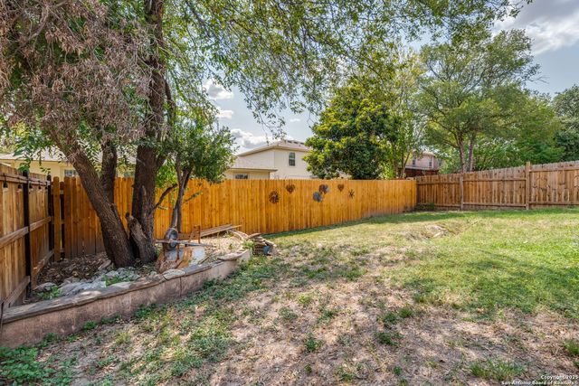 523 Mathis Mdw, San Antonio, TX 78251