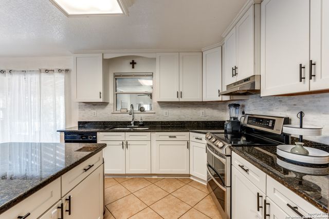 523 Mathis Mdw, San Antonio, TX 78251