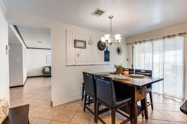 523 Mathis Mdw, San Antonio, TX 78251