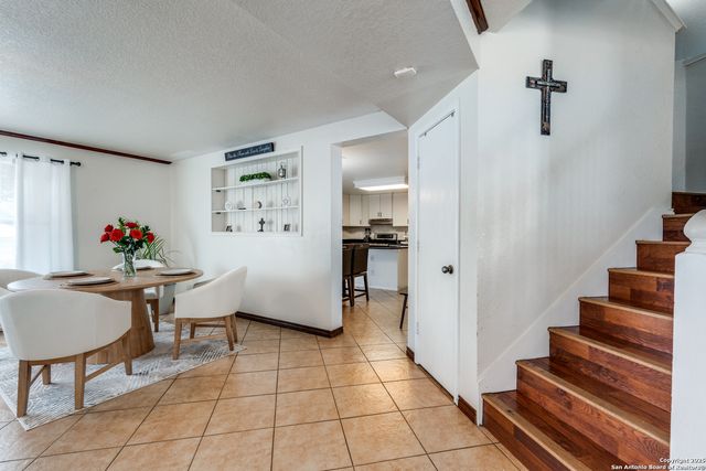 523 Mathis Mdw, San Antonio, TX 78251