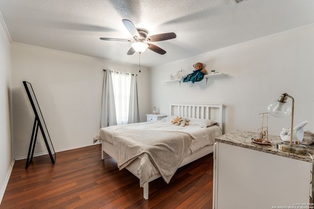 523 Mathis Mdw, San Antonio, TX 78251