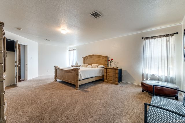 523 Mathis Mdw, San Antonio, TX 78251