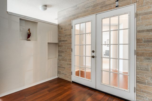 523 Mathis Mdw, San Antonio, TX 78251