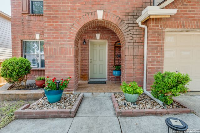 523 Mathis Mdw, San Antonio, TX 78251