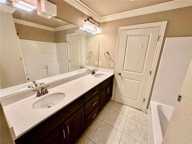 6613 Valley View Road, Rogers, AR 72758