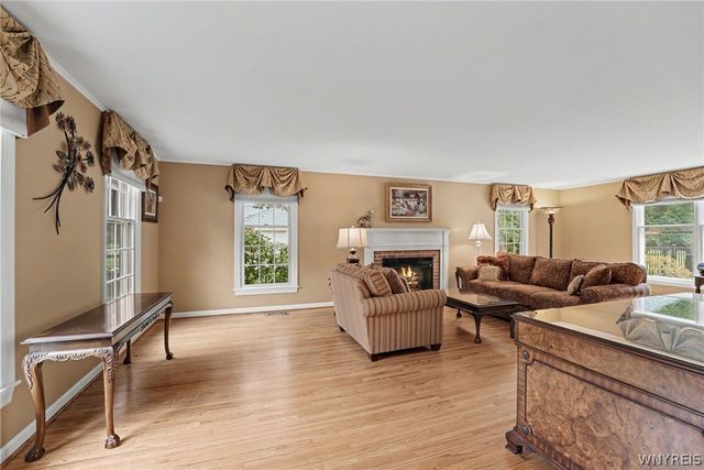 70 Briarhill Road, Amherst, NY 14221