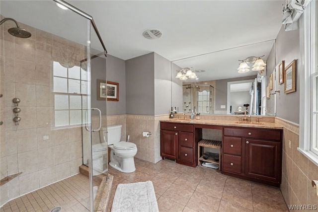 70 Briarhill Road, Amherst, NY 14221