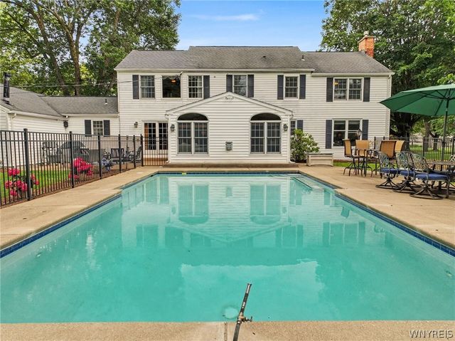 70 Briarhill Road, Amherst, NY 14221