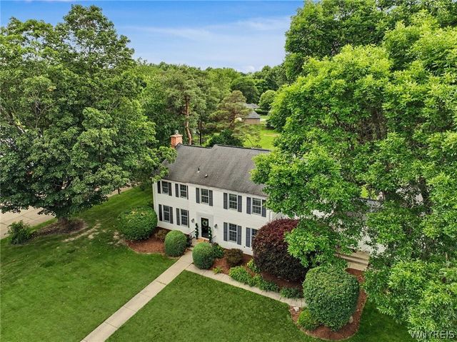 70 Briarhill Road, Amherst, NY 14221