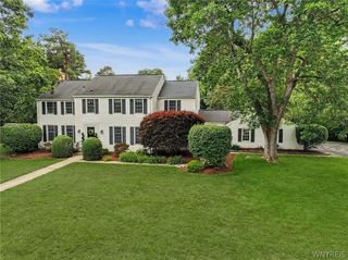 70 Briarhill Road, Amherst, NY 14221