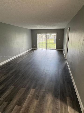 301 NW 177th St 130, Miami Gardens, FL 33169