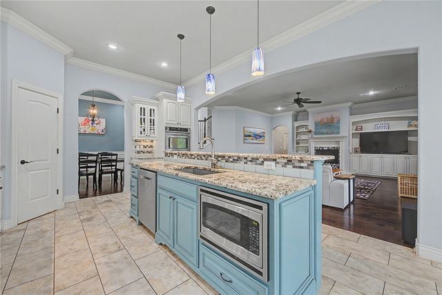 4105 Willowbend Drive, Rogers, AR 72758