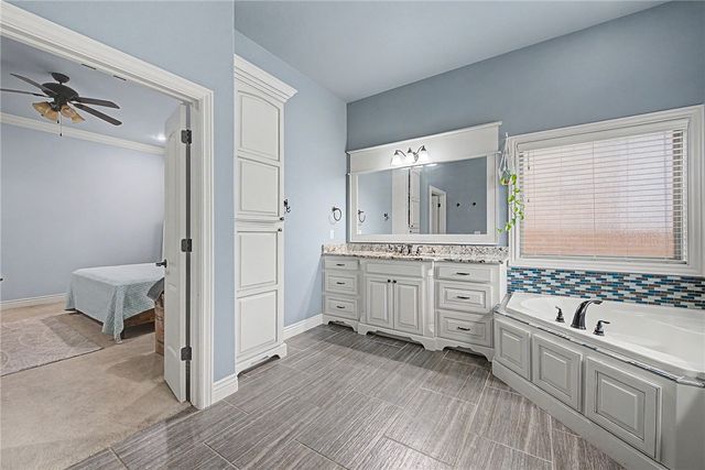 4105 Willowbend Drive, Rogers, AR 72758