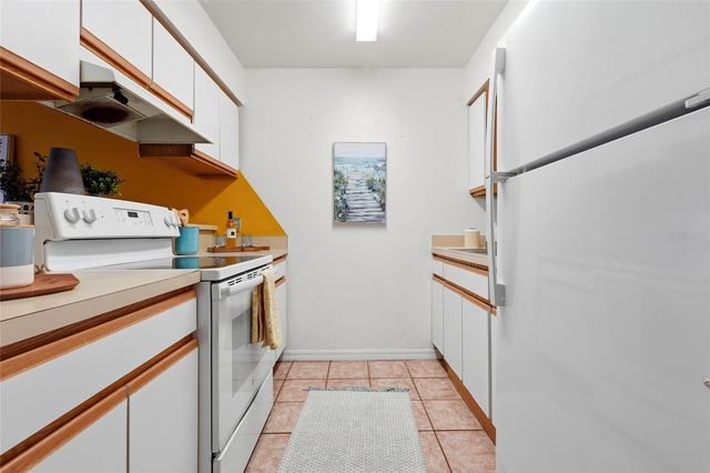 747 SE 2ND PLACE 10, Gainesville, FL 32601