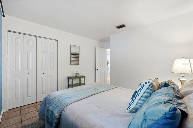 747 SE 2ND PLACE 10, Gainesville, FL 32601