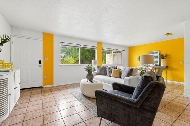 747 SE 2ND PLACE 10, Gainesville, FL 32601