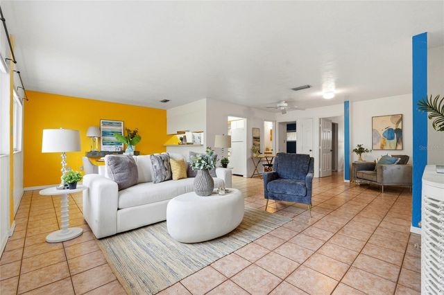 747 SE 2ND PLACE 10, Gainesville, FL 32601