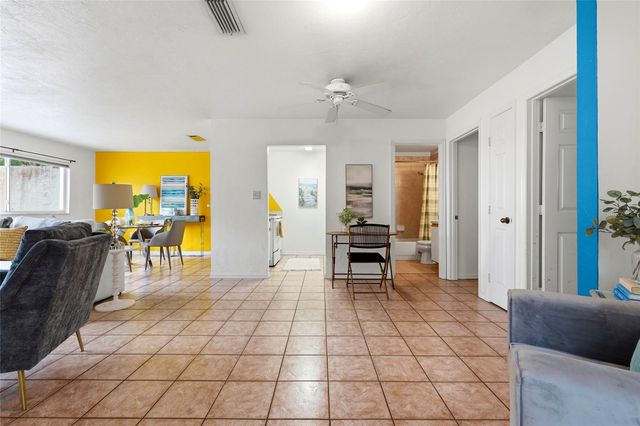 747 SE 2ND PLACE 10, Gainesville, FL 32601